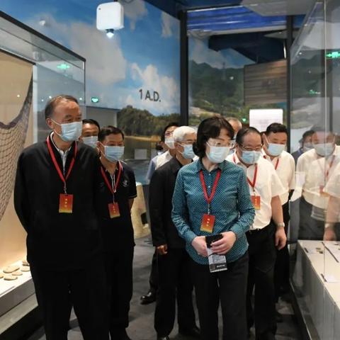 告发:2025新澳门正版免费挂牌,杜绝不实的面具,实用剖析、解释与落实